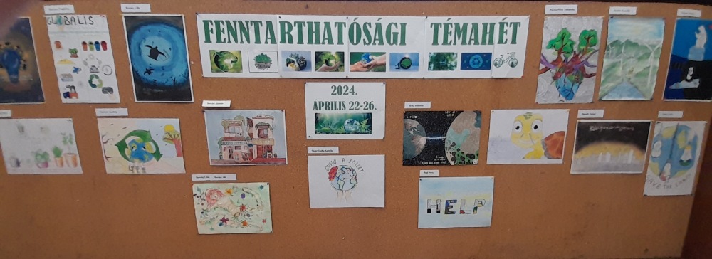 Gyerekek által készített színes plakátok a környezetvédelemről